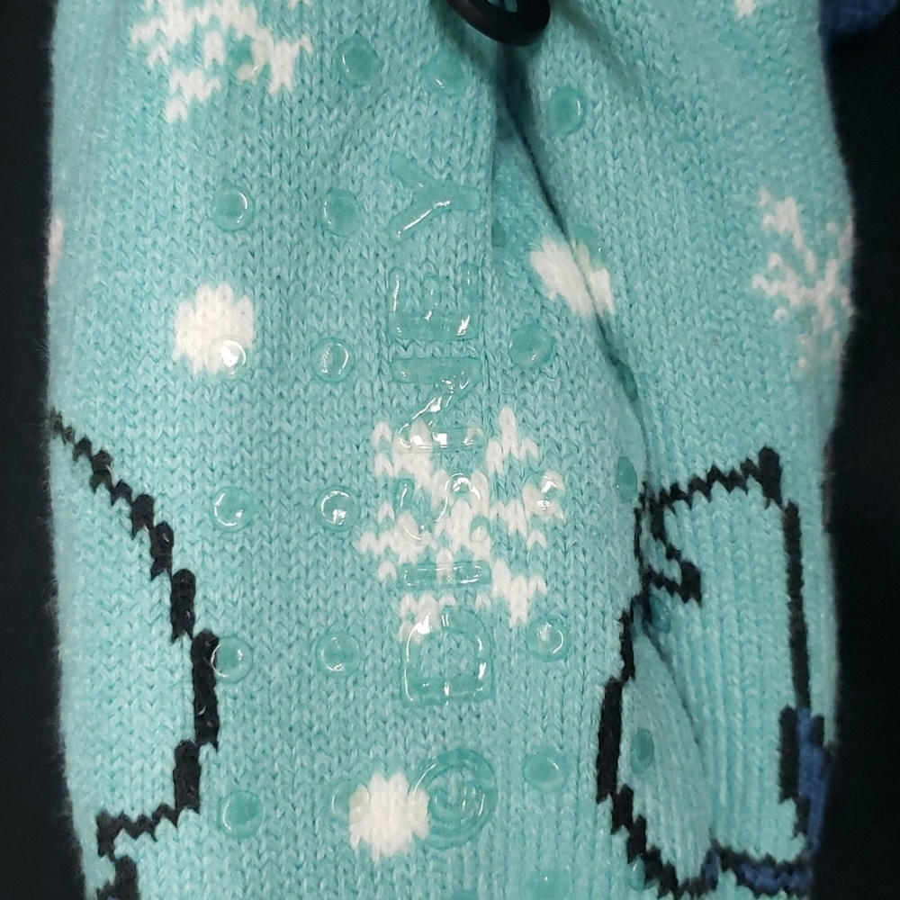Disney NWT Lilo & Stitch Holiday Stretch Plush Slipper/Socks, 4-10 - Picture 4 of 6